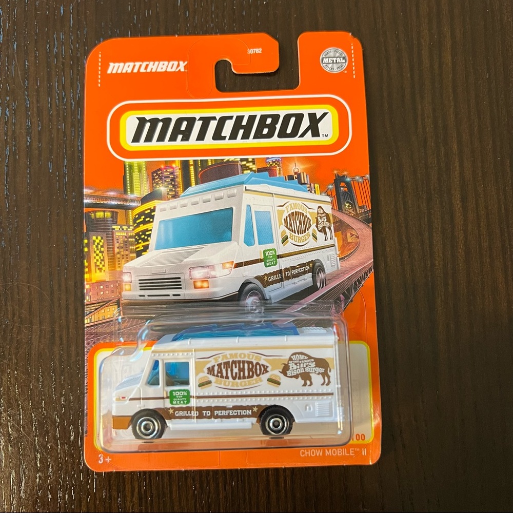 Matchbox White Famous Matchbox Burger Chow Mobile II  Truck 35/100